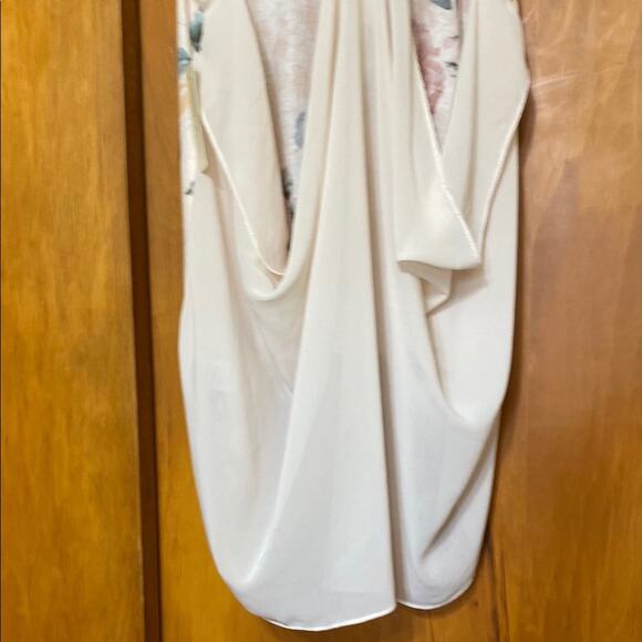 Painted Threads NWT Asymmetrical Pink Cream Floral Tank Top Draped Back - M - Picture 4 of 8